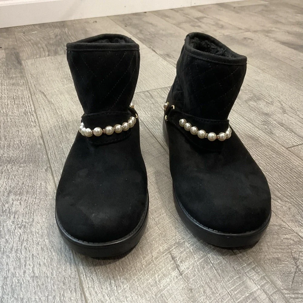 UNISA Black Faux Suede Fur Ankle Boots Pearls Embellished Women's Size 9.5M